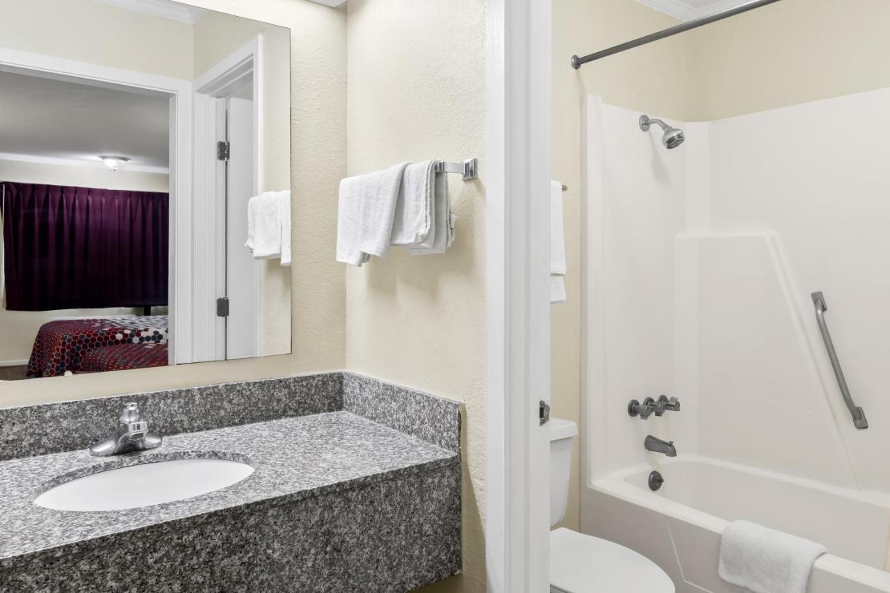 | Econo Lodge Saint George