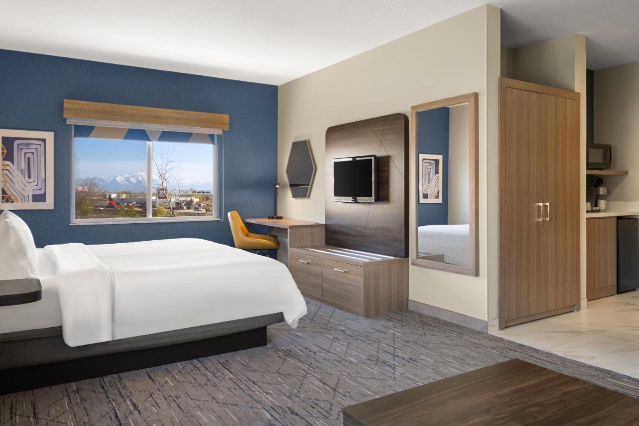 Executive King Room at Holiday Inn Express & Suites American Fork - North Provo by IHG