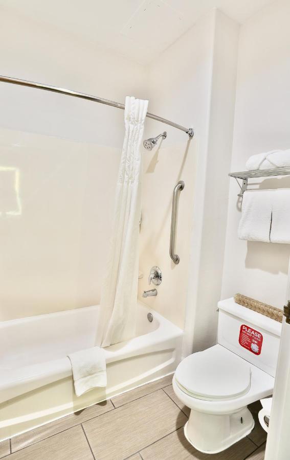King Room - Non-Smoking at Baymont by Wyndham Tucson Airport