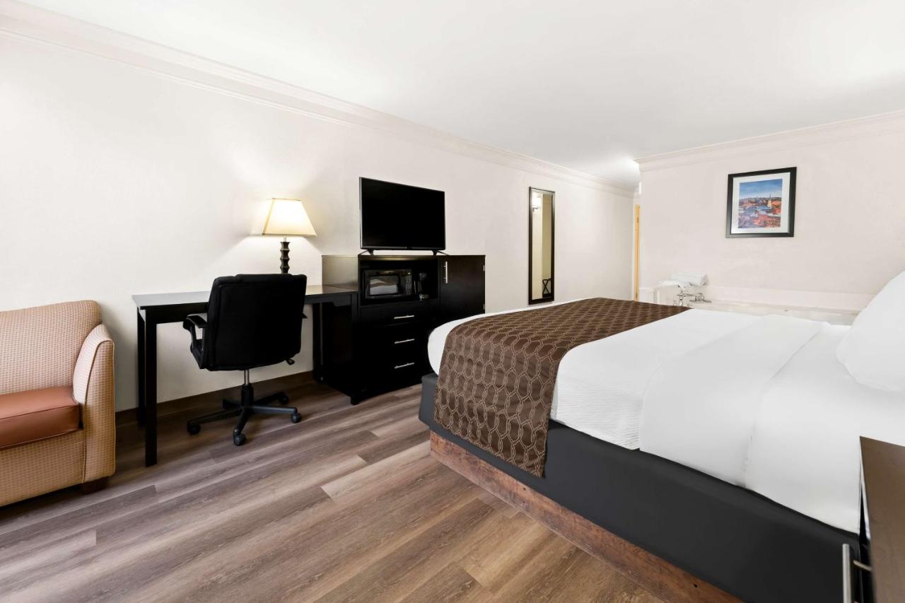 Best Western Riverside Inn