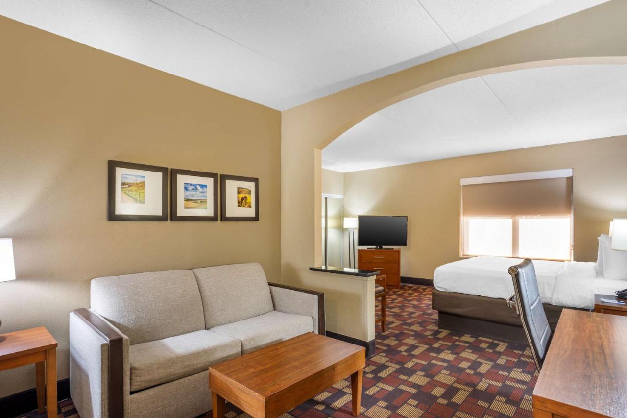 | Comfort Suites Grantville - Hershey North