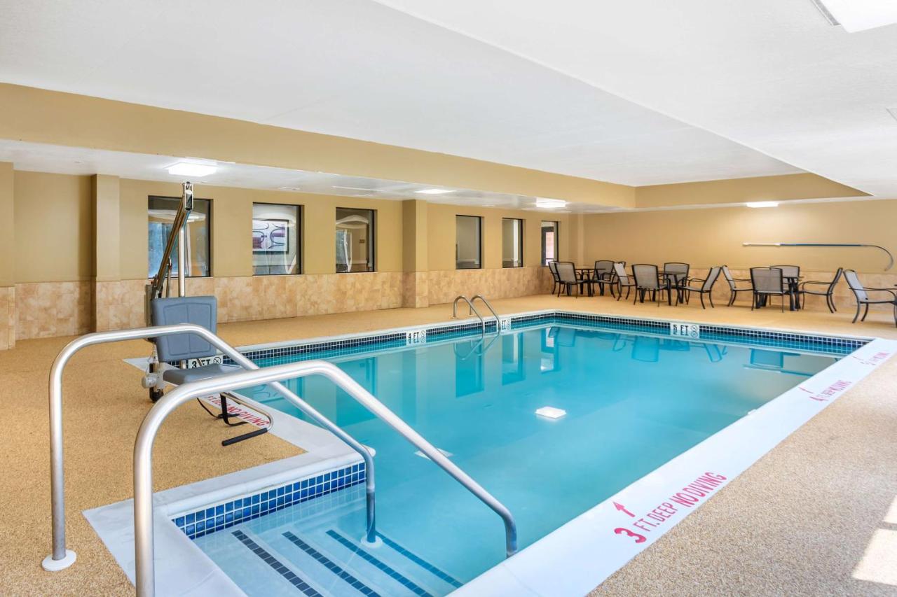 | Comfort Suites Grantville - Hershey North