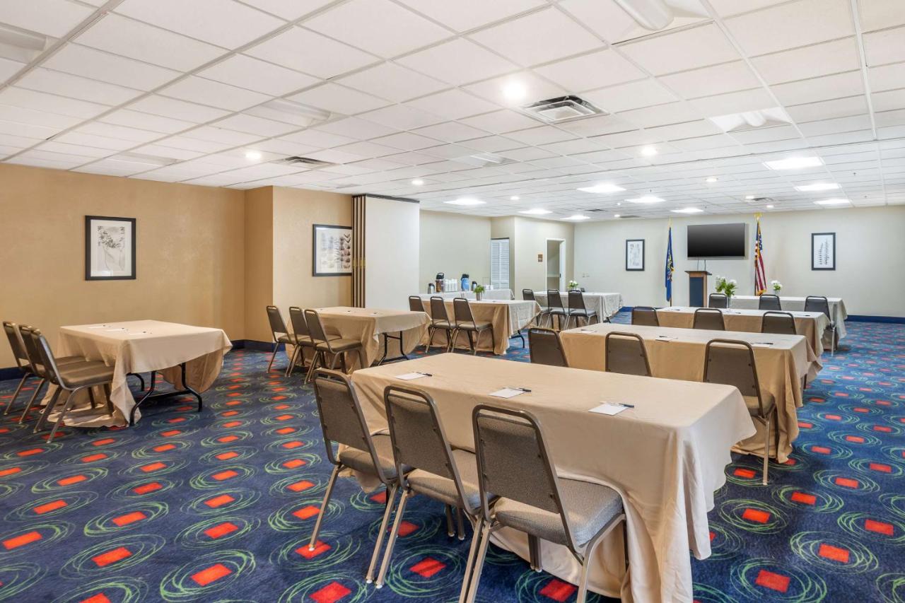| Comfort Suites Grantville - Hershey North