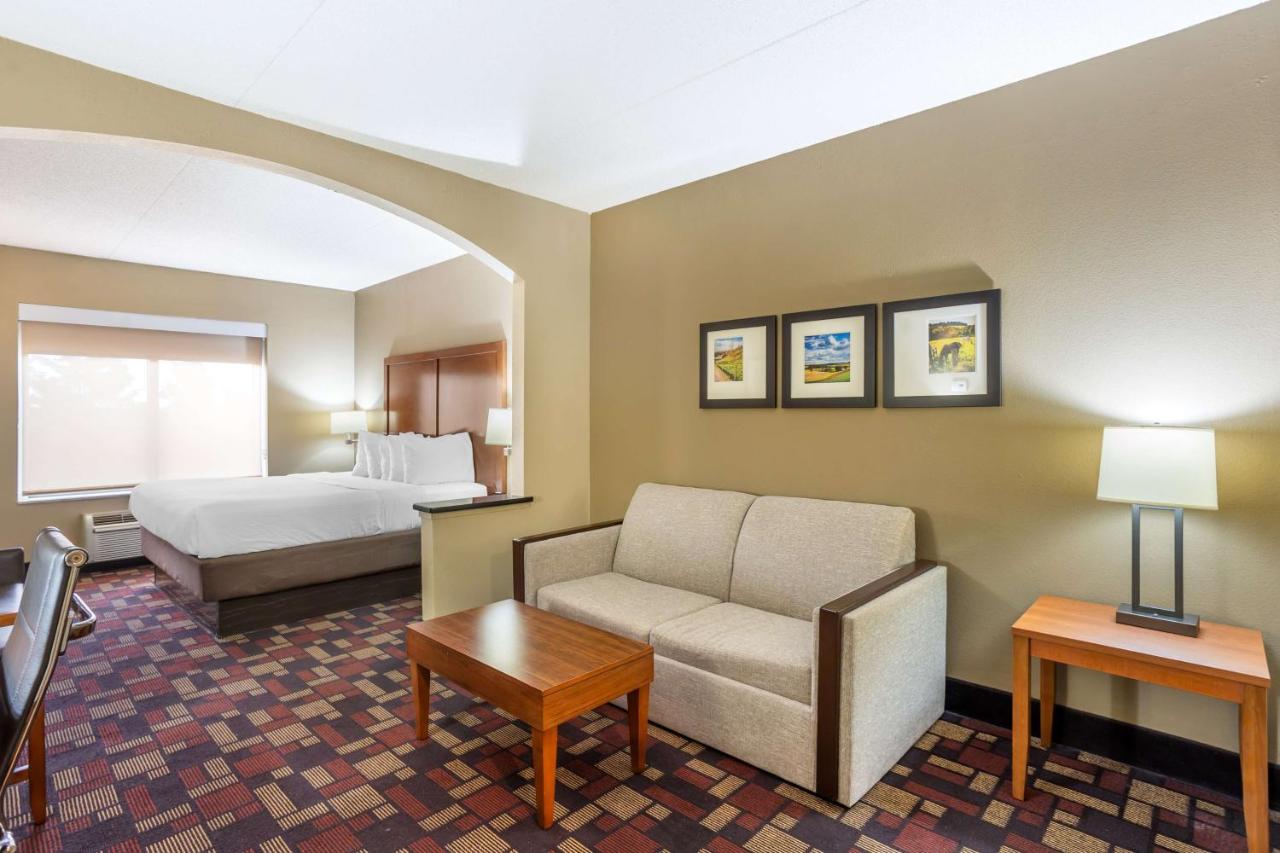 | Comfort Suites Grantville - Hershey North