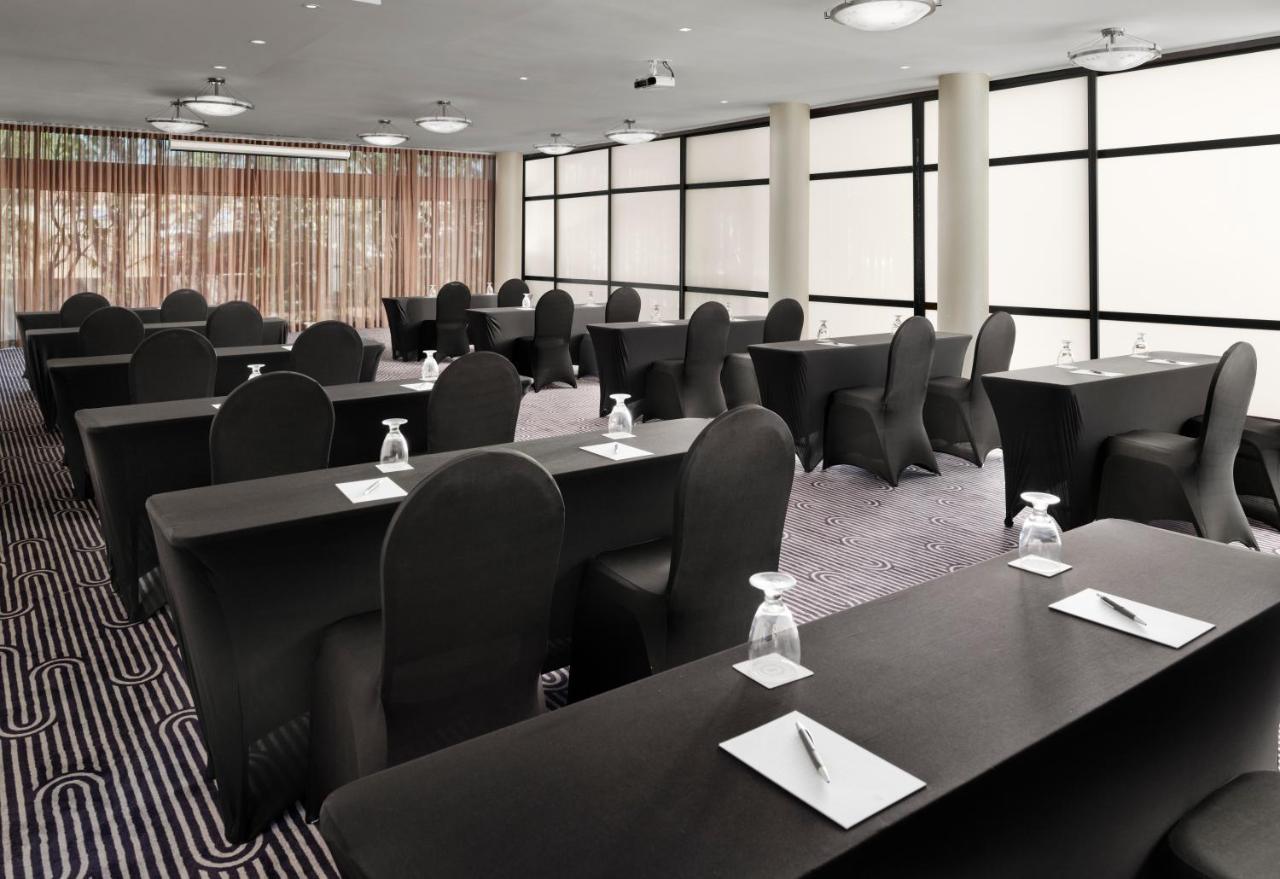 | Sheraton Ontario Airport Hotel