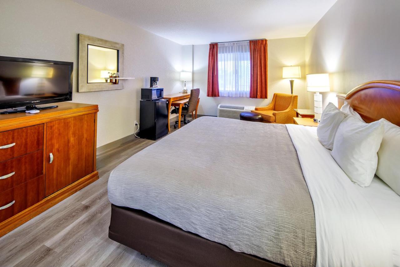 King Room - Disability Access/Non-Smoking at Quality Inn & Suites Lake Havasu City
