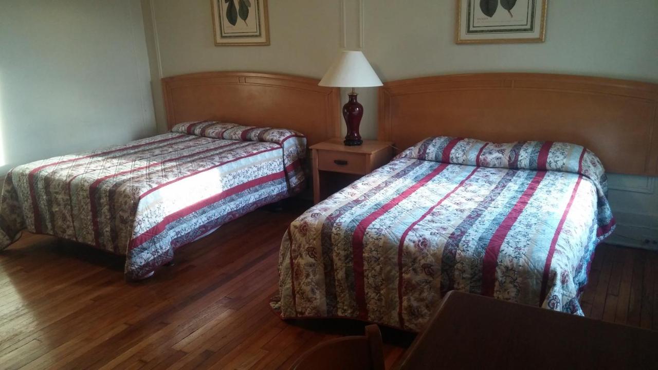 | Hotel Riviera