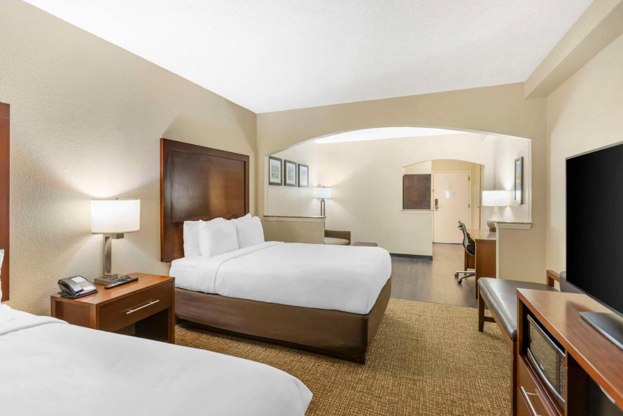 Double Room with Two Double Beds - Non-Smoking at Comfort Inn Meridian - Bonita Lakes