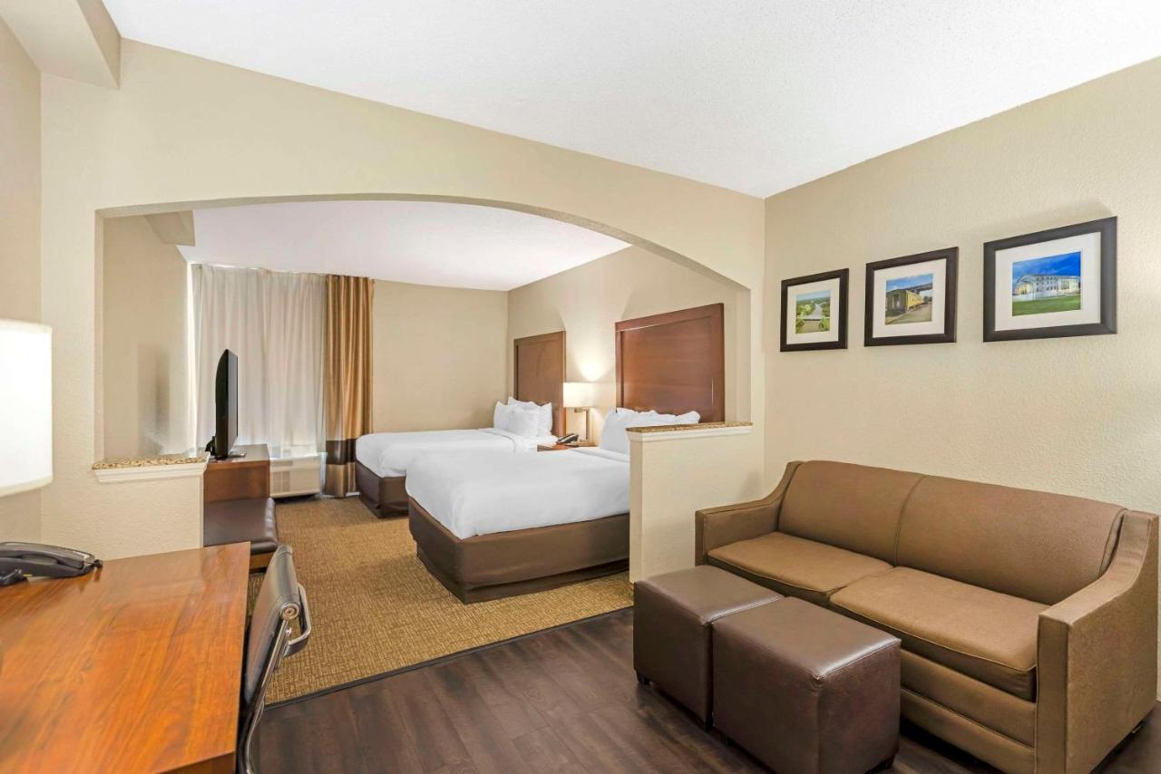Double Room with Two Double Beds - Non-Smoking at Comfort Inn Meridian - Bonita Lakes