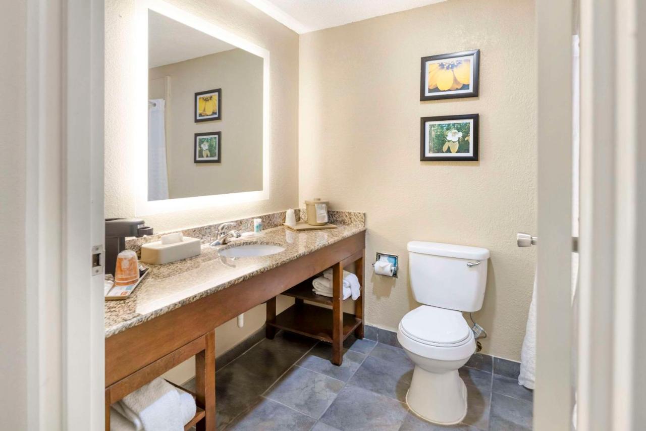 Double Room with Two Double Beds - Non-Smoking at Comfort Inn Meridian - Bonita Lakes