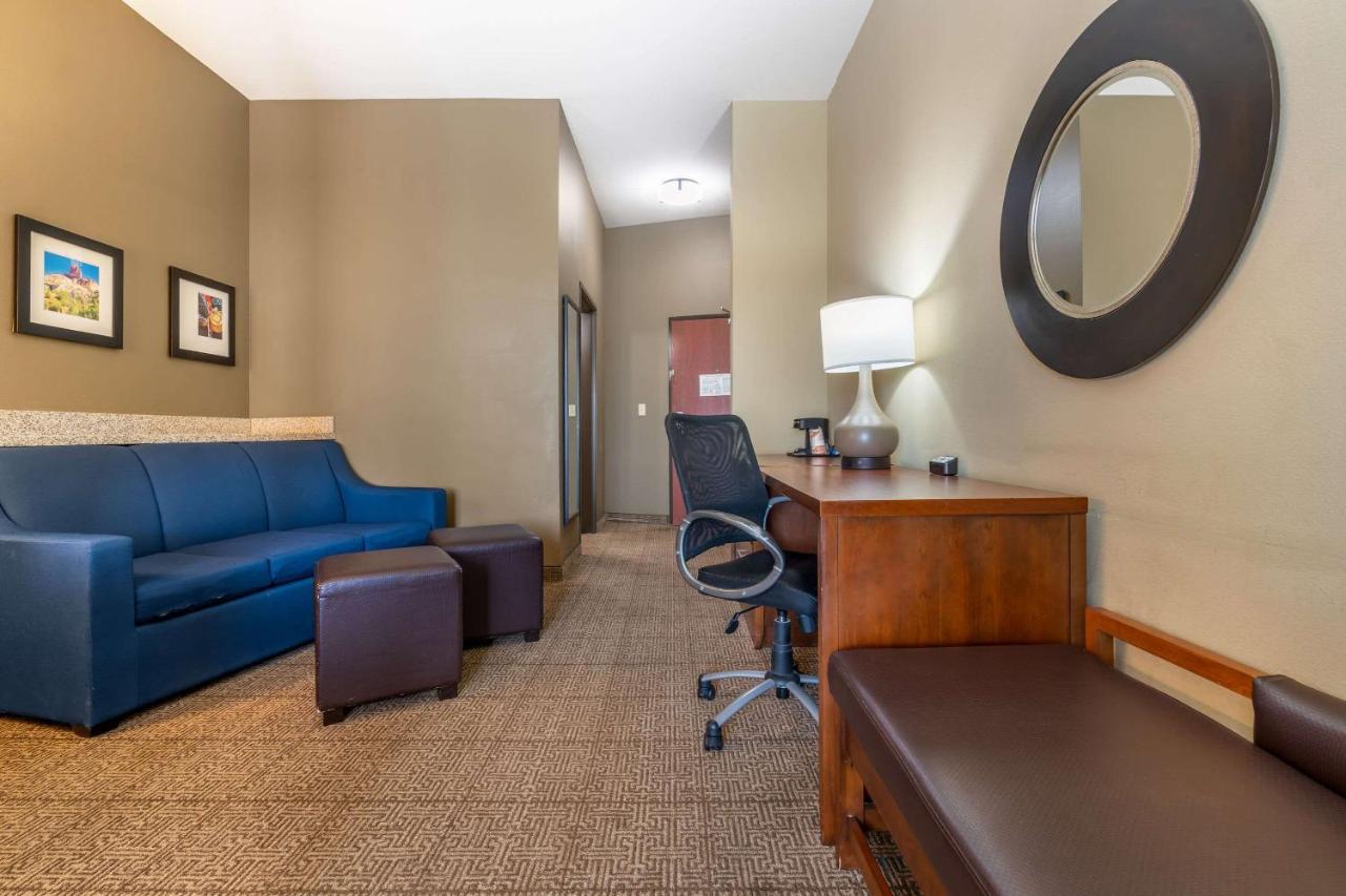 King Suite - Non-Smoking at Comfort Suites Gallup East Route 66 and I-40