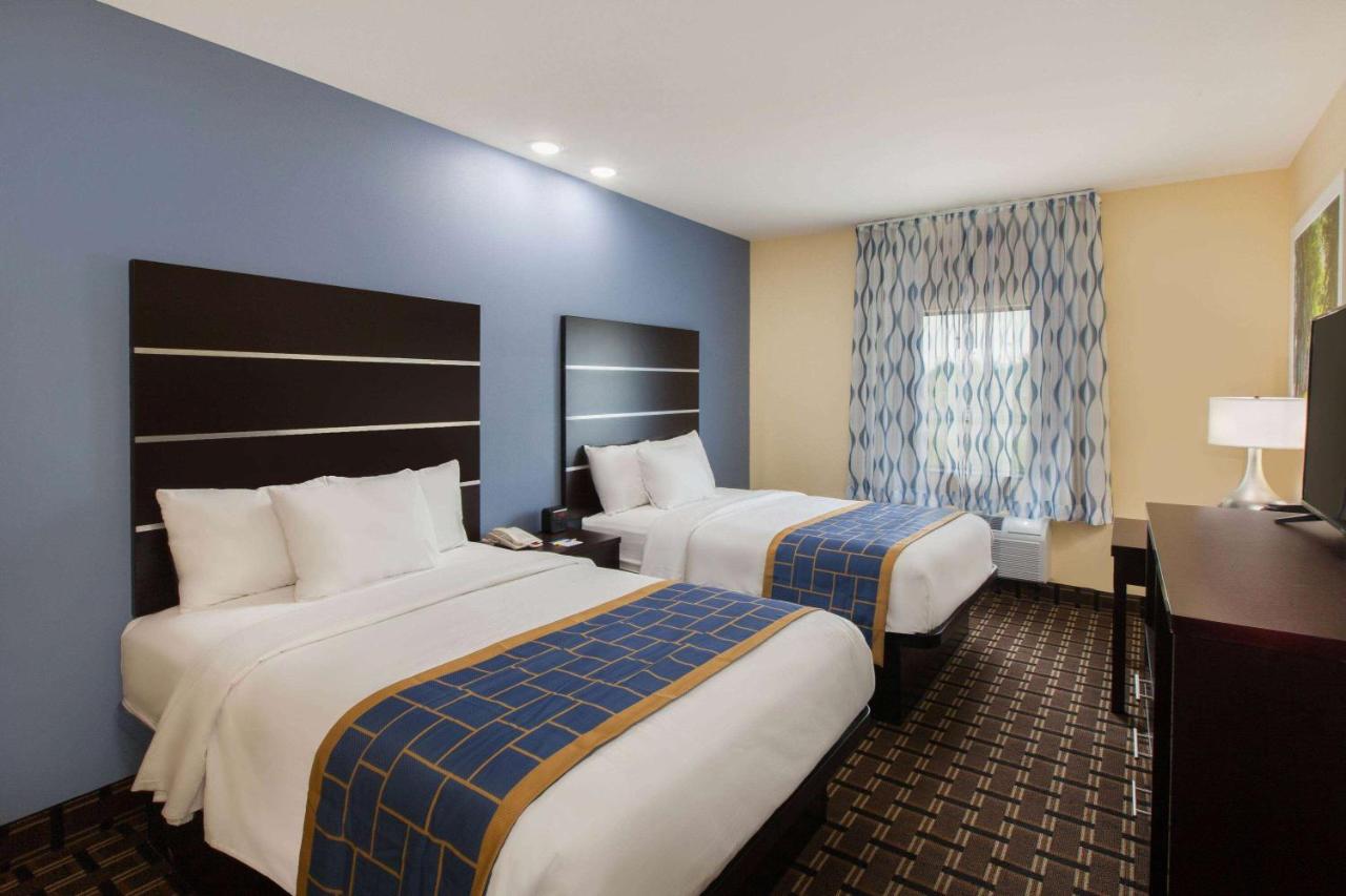 2 Double Beds, Non-Smoking at Days Inn by Wyndham Baton Rouge Airport