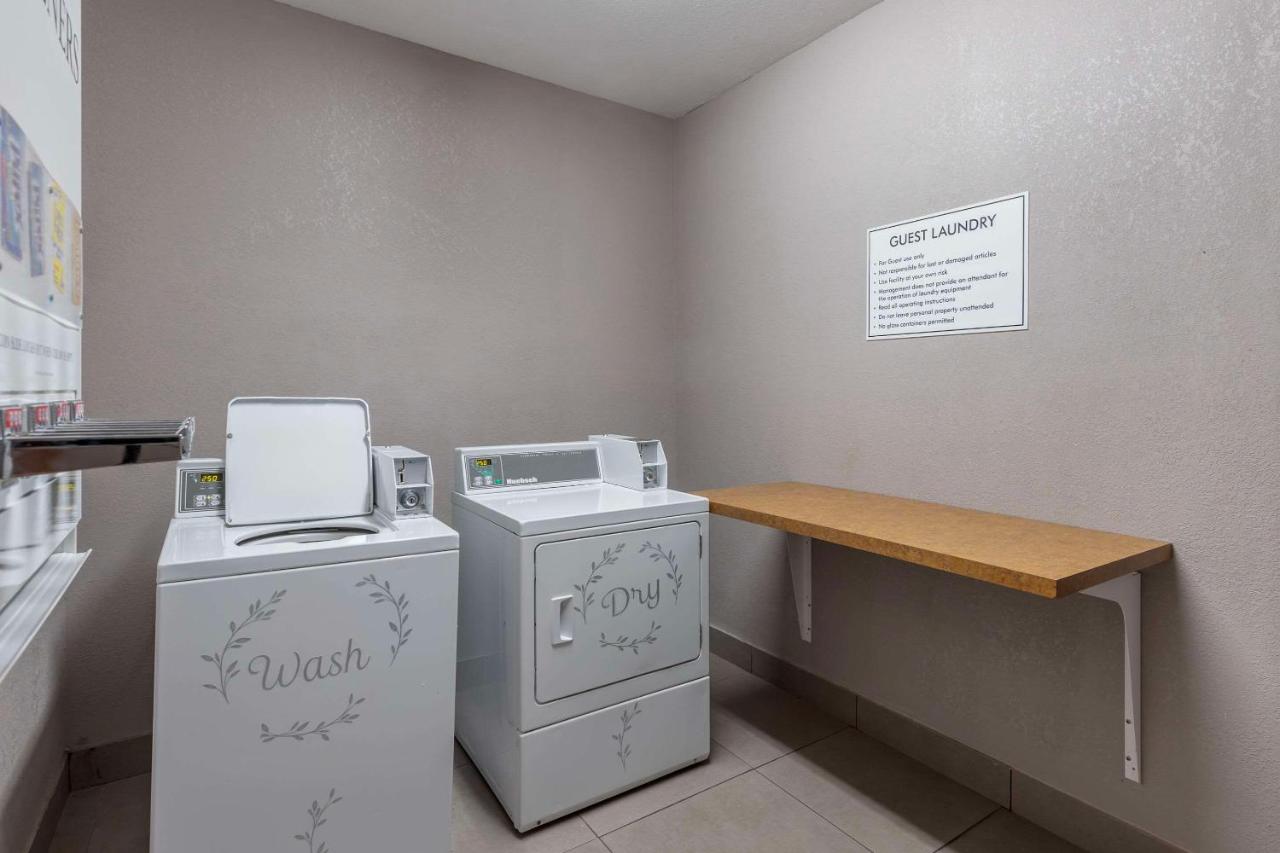 | Country Inn & Suites by Radisson, St. Peters, MO