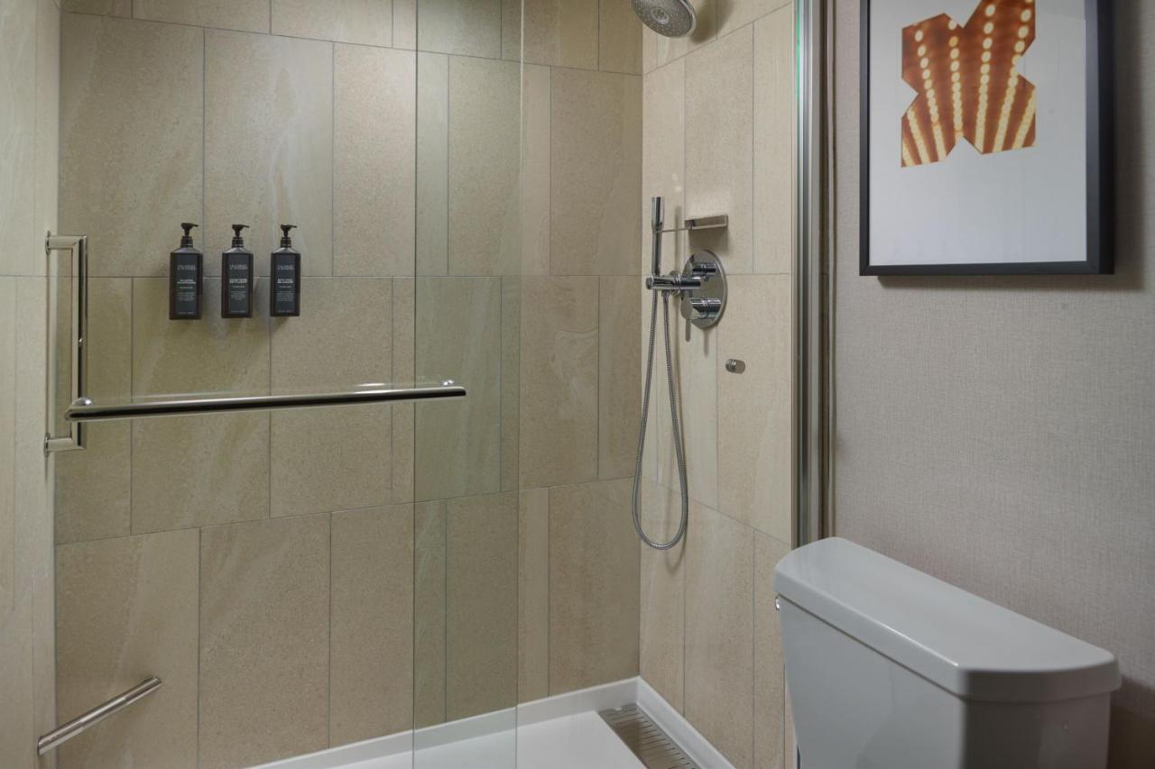 Executive Suite, 1 King at Sheraton Grand Nashville Downtown