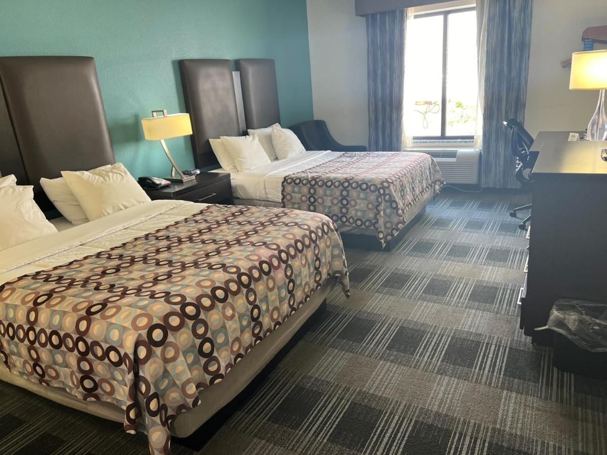 Queen Room with Two Queen Beds - Non-Smoking at Days Inn by Wyndham Alva