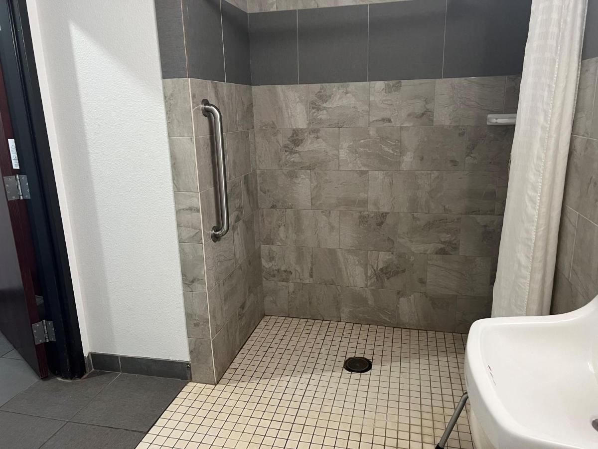 King Room - Disability Access/Non-Smoking at Days Inn by Wyndham Alva