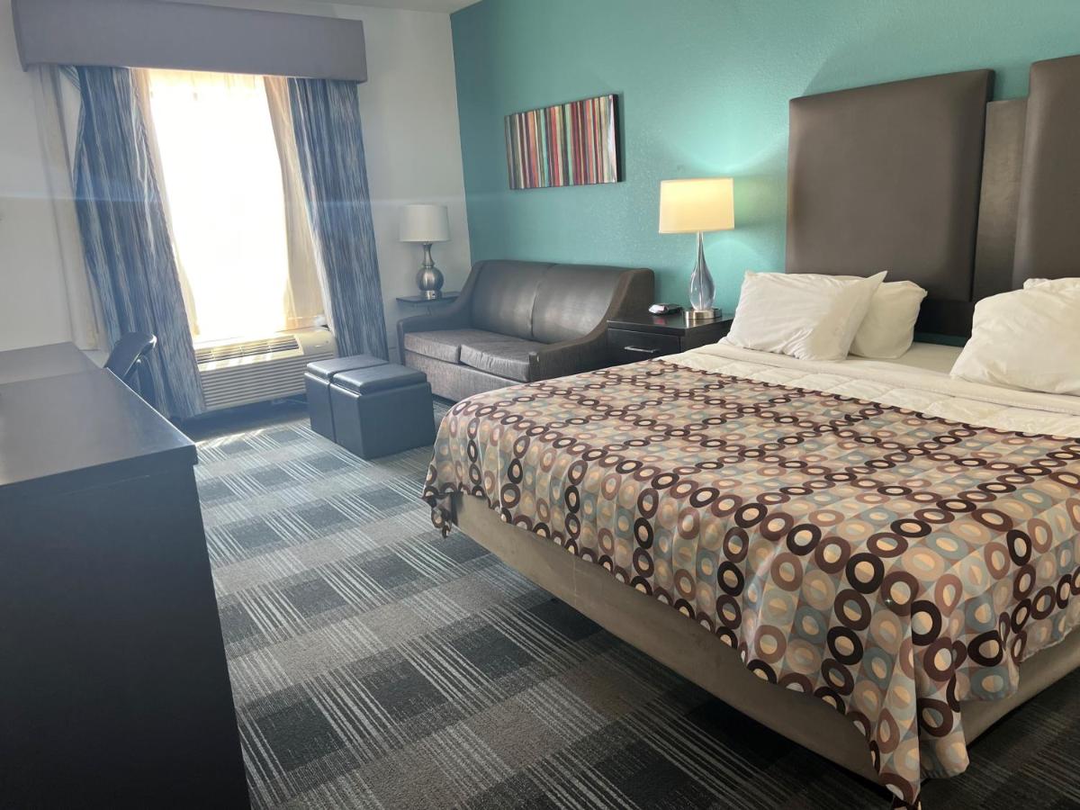 King Room - Non-Smoking at Days Inn by Wyndham Alva