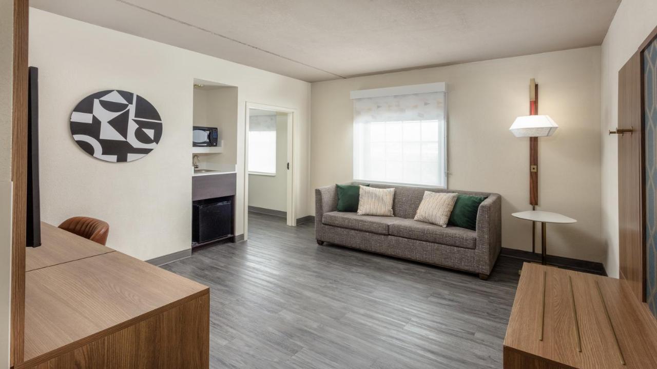 Deluxe Room at Holiday Inn Hotel & Suites Springfield - I-44, an IHG Hotel