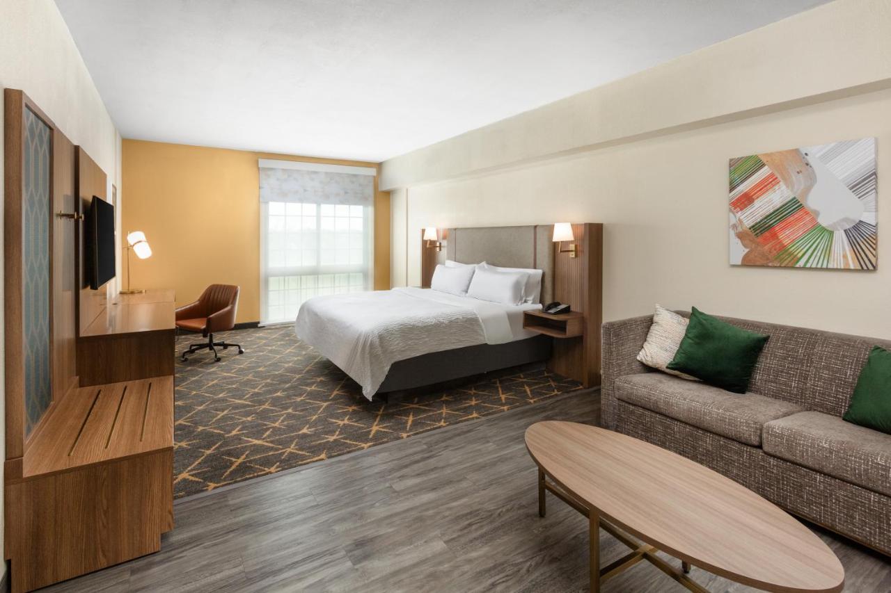 Executive King Room - Non-Smoking at Holiday Inn Hotel & Suites Springfield - I-44, an IHG Hotel
