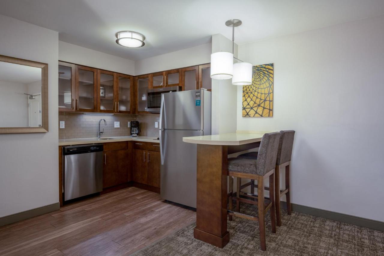 | Staybridge Suites Phoenix East - Gilbert, an IHG Hotel