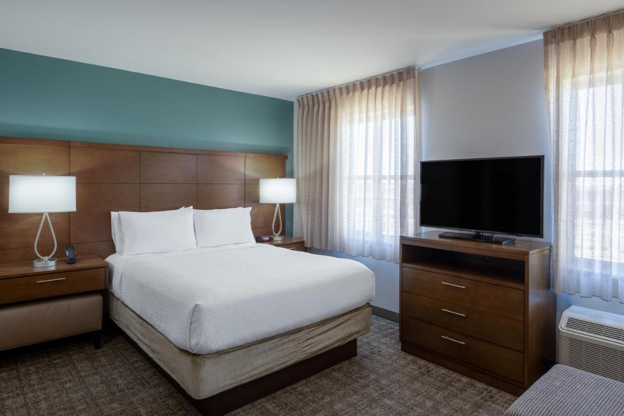 | Staybridge Suites Phoenix East - Gilbert, an IHG Hotel