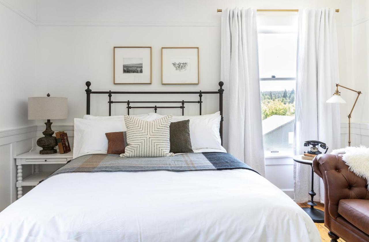 | The Holbrooke Hotel