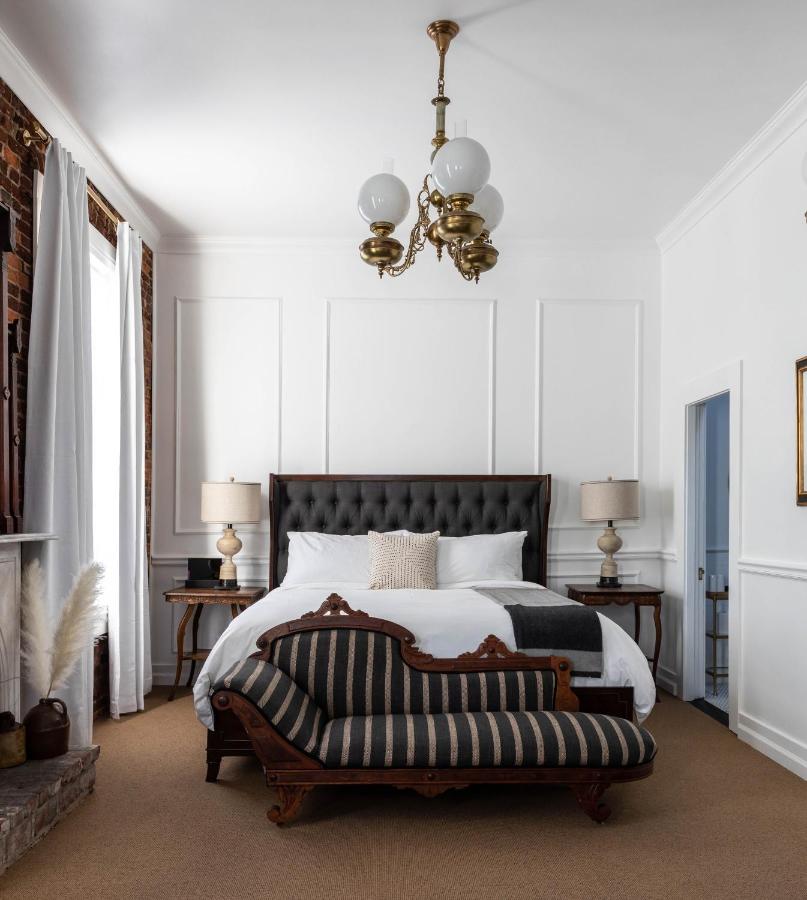 | The Holbrooke Hotel