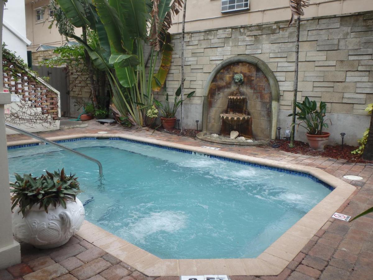  | Courtyard Villa Hotel