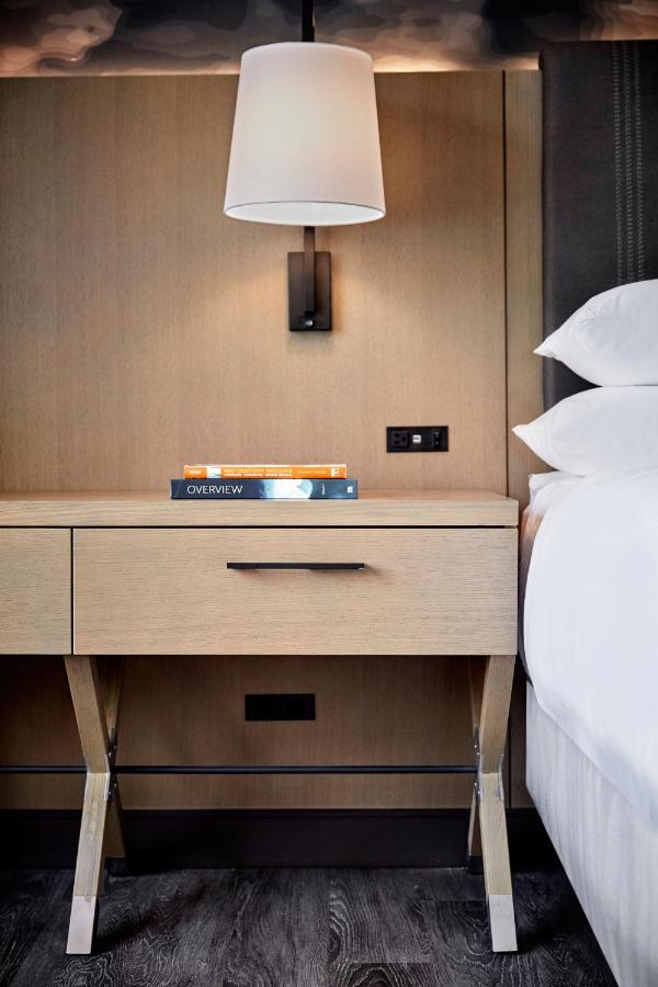 Concierge Level Double Room with Two Double Beds - High Floor at Seattle Marriott Redmond