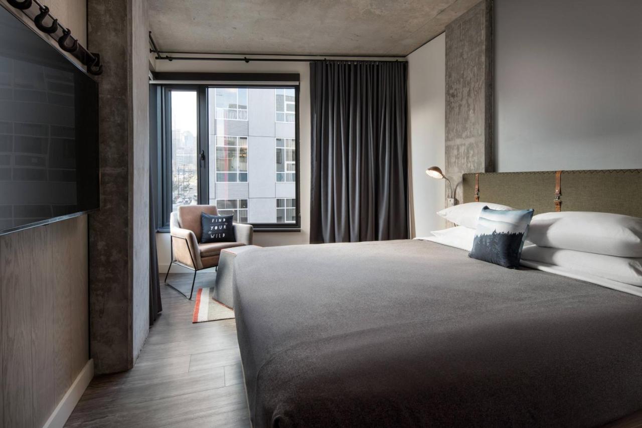 Cozy Corner King Room - Hearing Accessible at MOXY Seattle Downtown