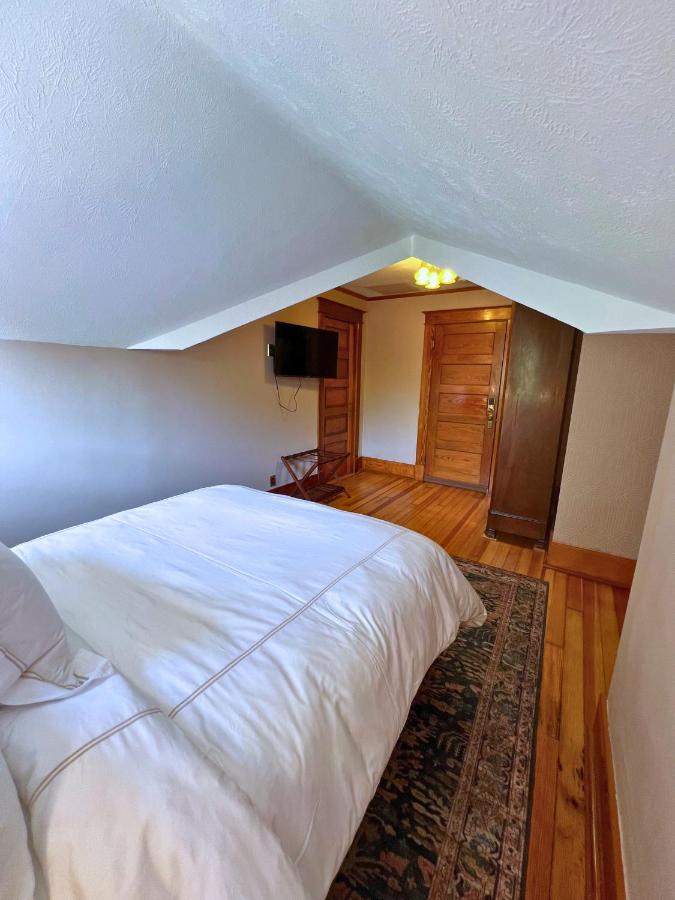 | Martha's Bed and Breakfast