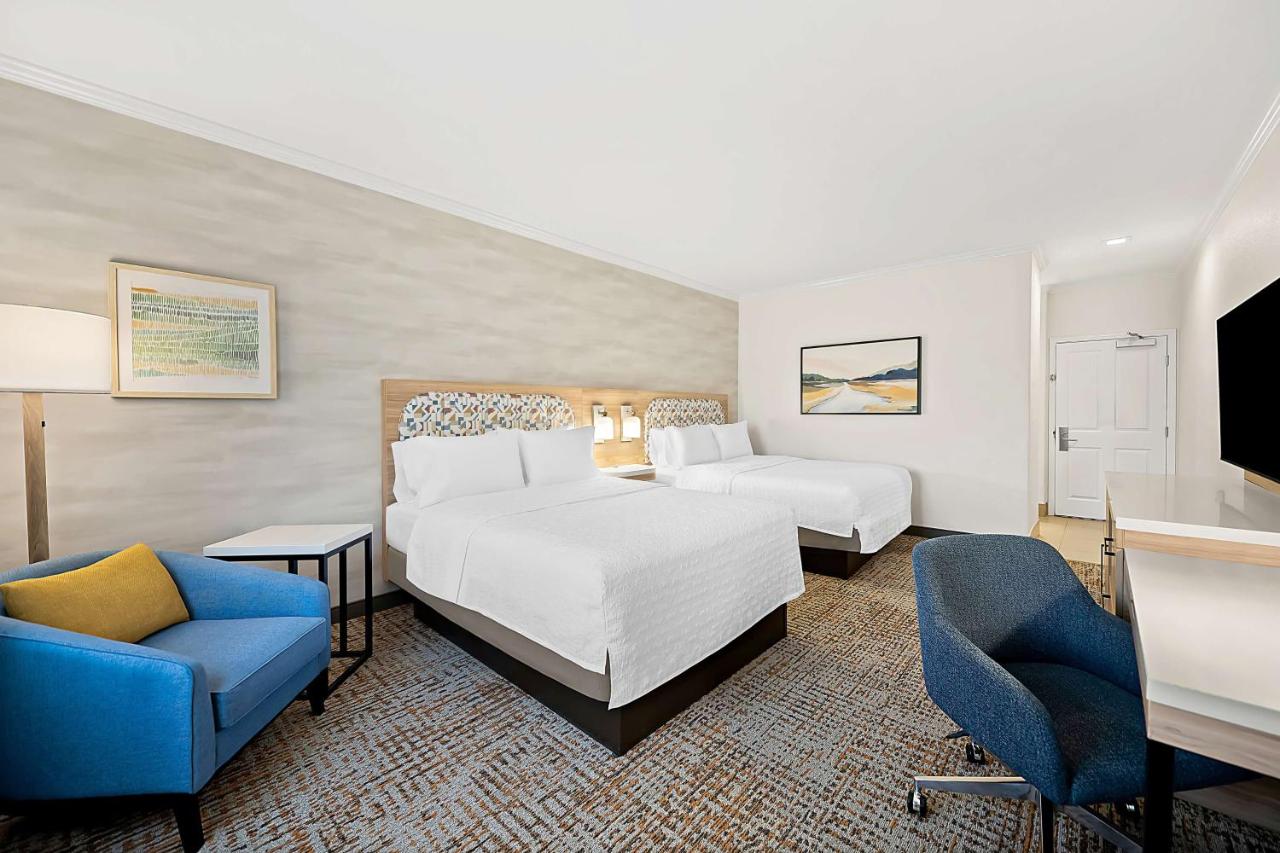 Queen Room with Two Queen Beds at Hampton Inn Morgan Hill