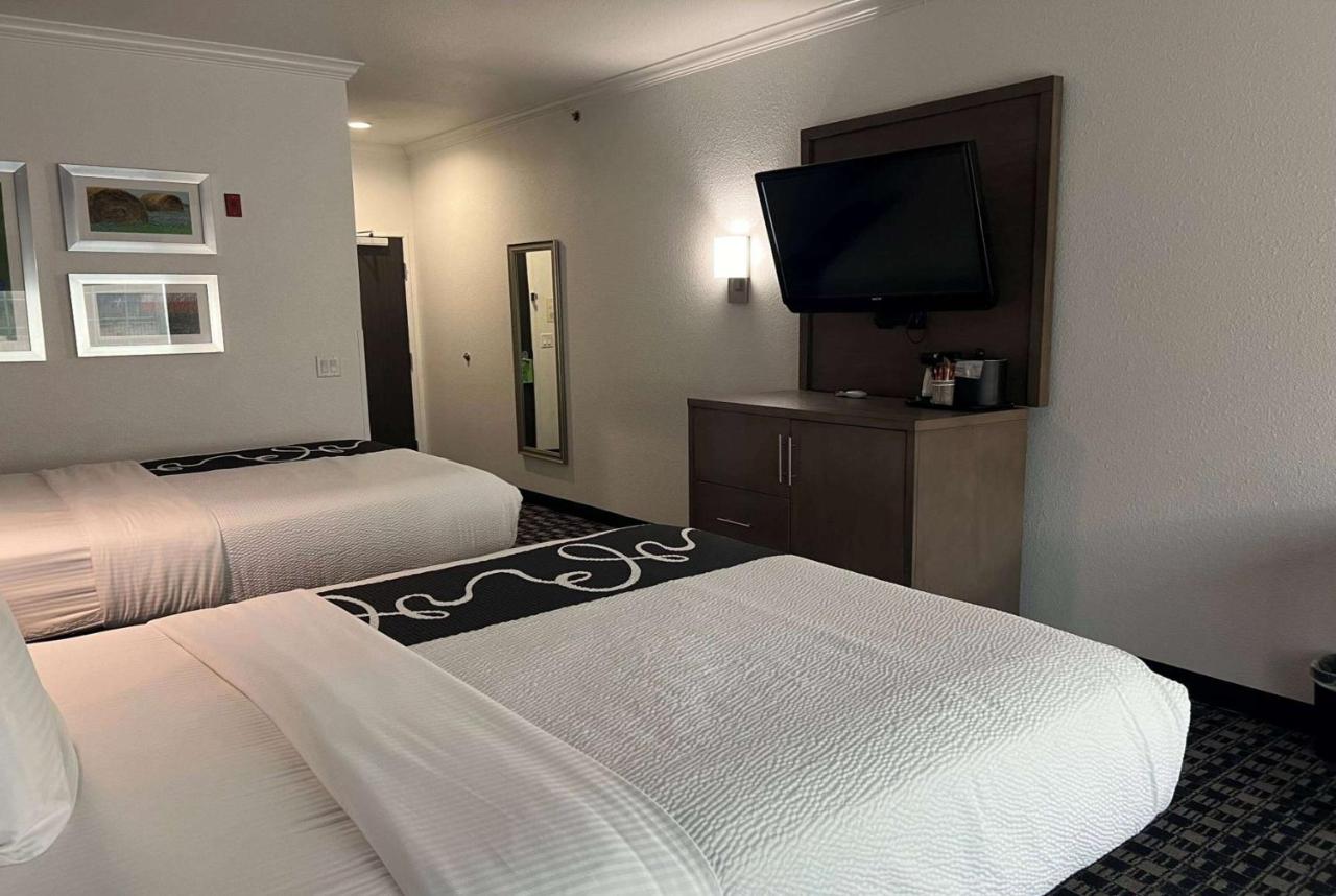 Deluxe Queen Room with Two Queen Beds at La Quinta Inn & Suites by Wyndham Dalhart