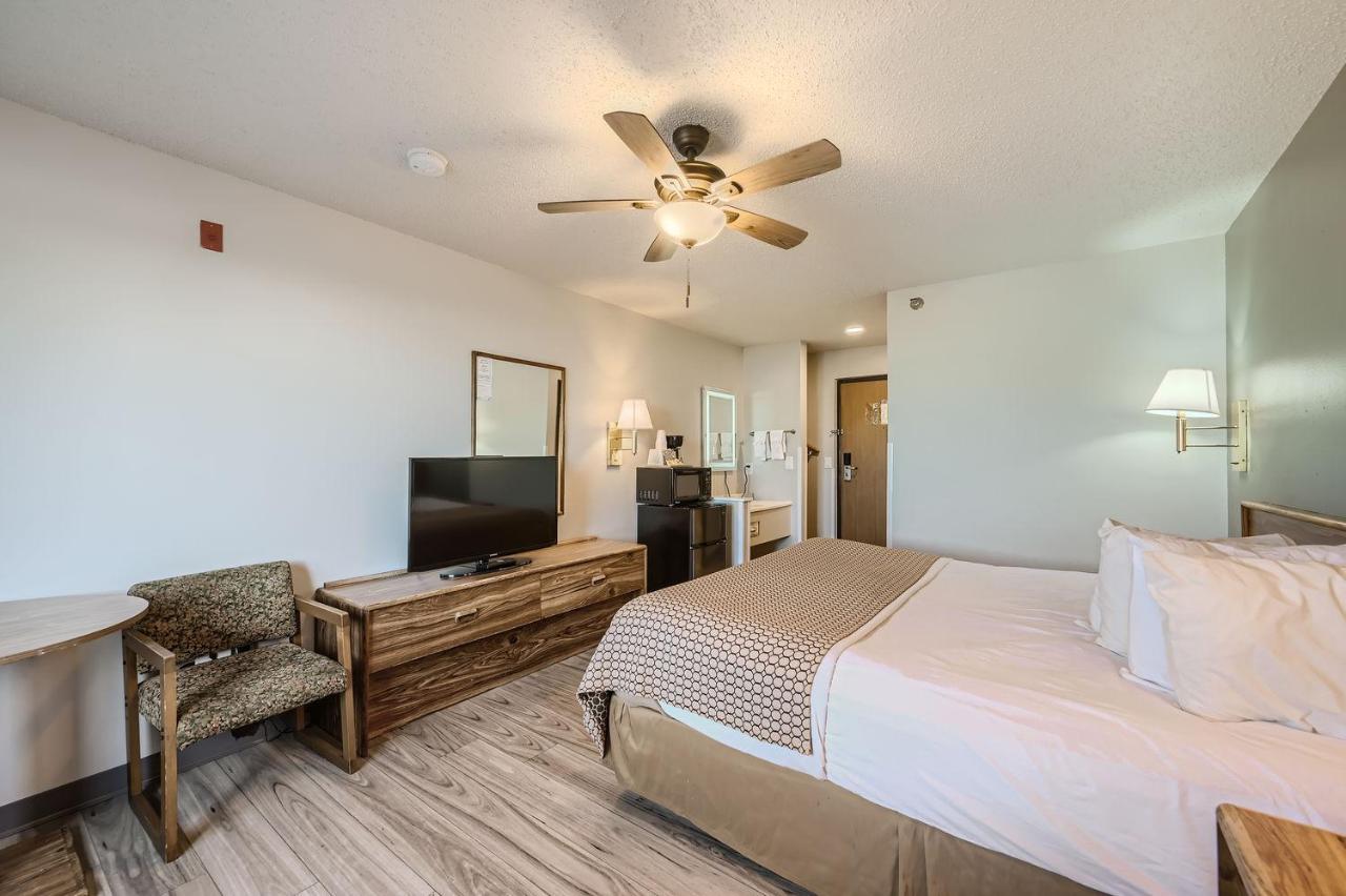 King Room - Non-Smoking at Travelodge by Wyndham Longmont