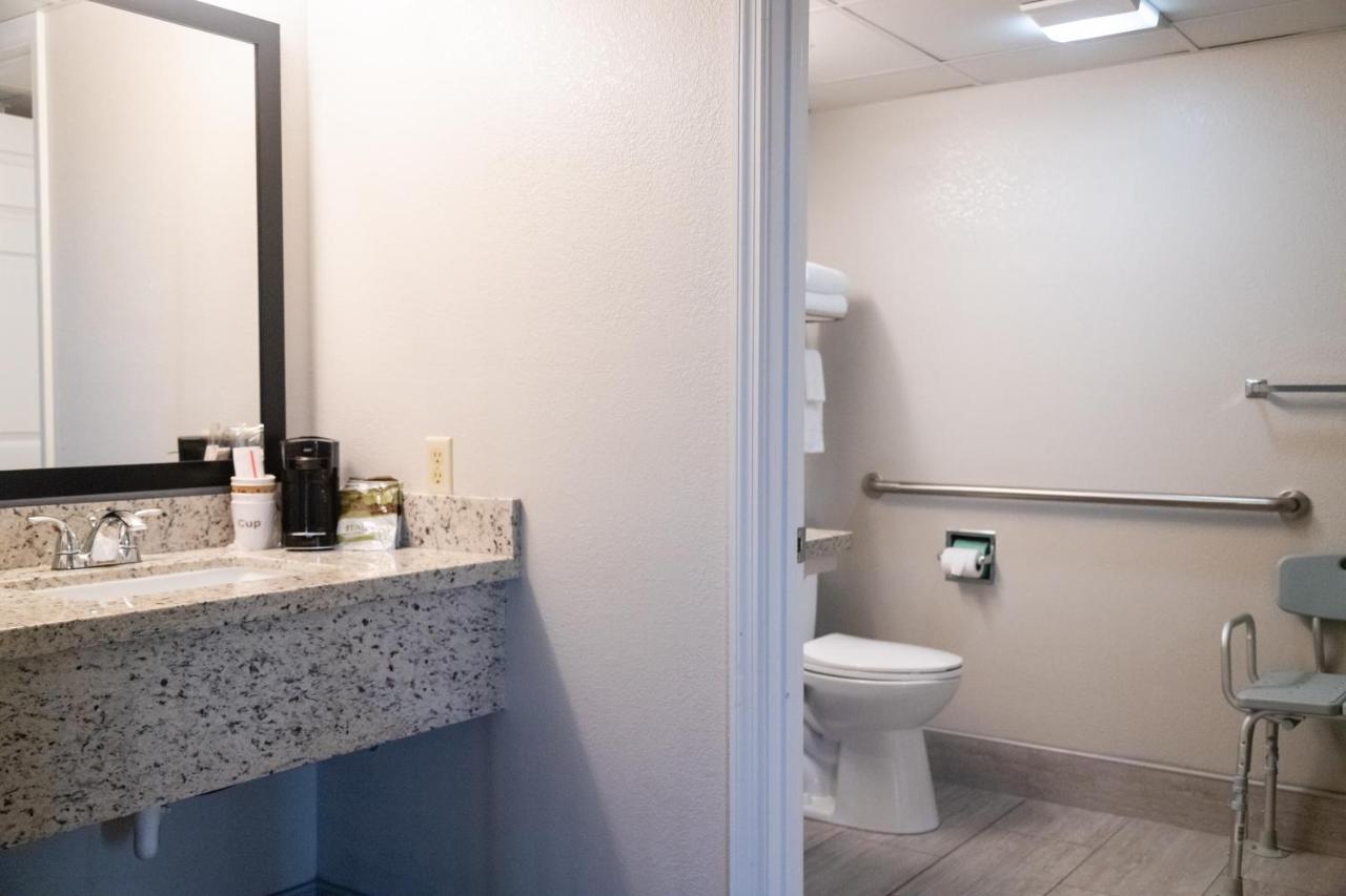 Queen Room with 2 Queen Beds - Disability Access at Twin Mountain Inn & Suites