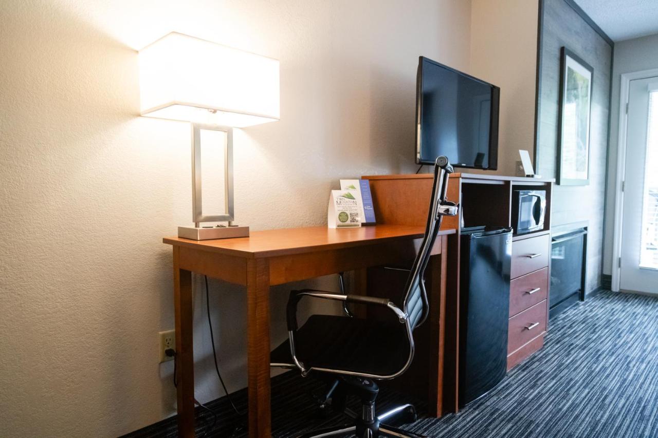 Queen Room with 2 Queen Beds - Disability Access at Twin Mountain Inn & Suites