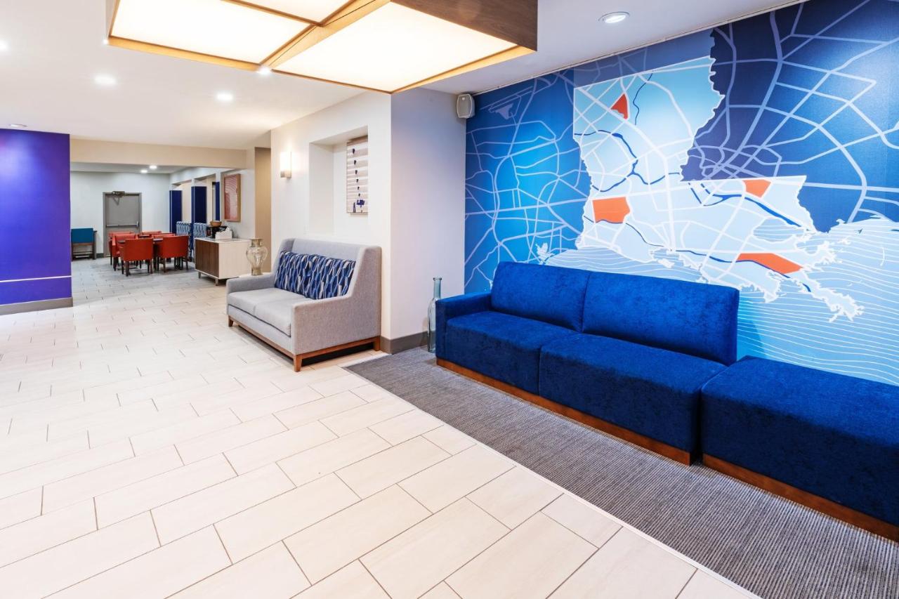| Holiday Inn Express Harvey-Marrero, an IHG Hotel