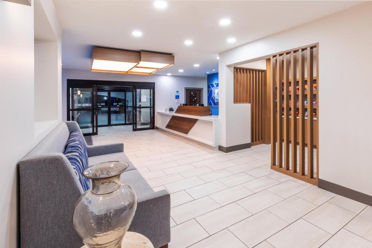 | Holiday Inn Express Harvey-Marrero, an IHG Hotel
