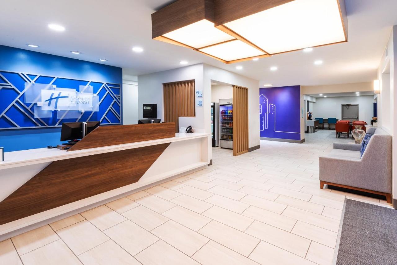 | Holiday Inn Express Harvey-Marrero, an IHG Hotel