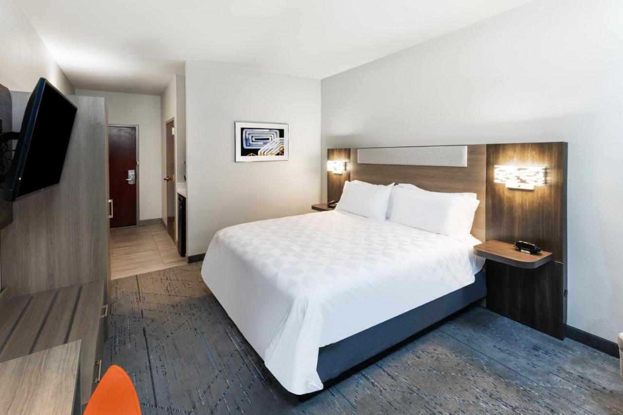 | Holiday Inn Express Harvey-Marrero, an IHG Hotel