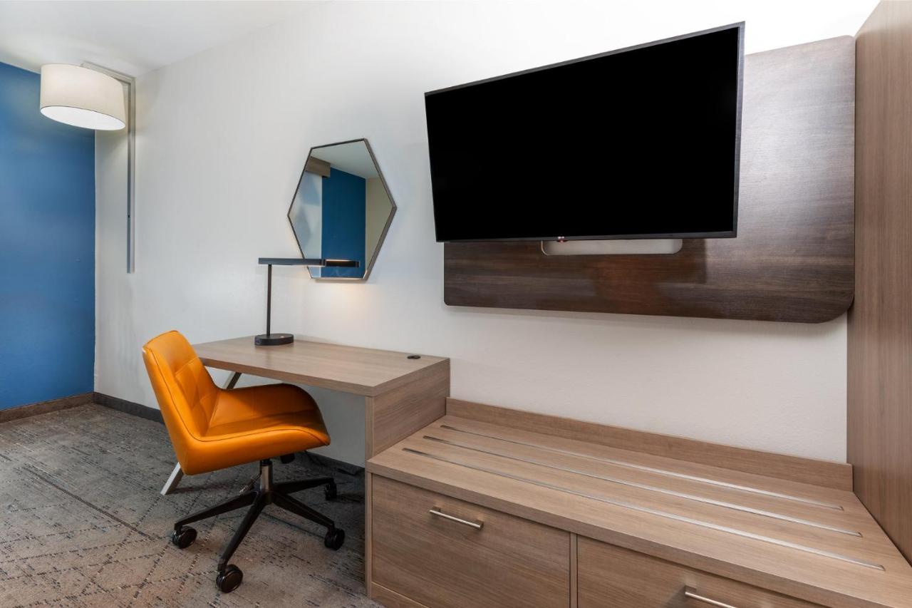 King Suite with Sofa Bed - Non-Smoking at Holiday Inn Express Harvey-Marrero by IHG