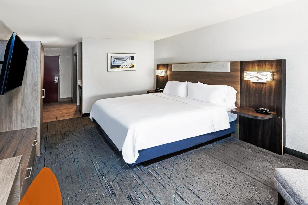 | Holiday Inn Express Harvey-Marrero, an IHG Hotel