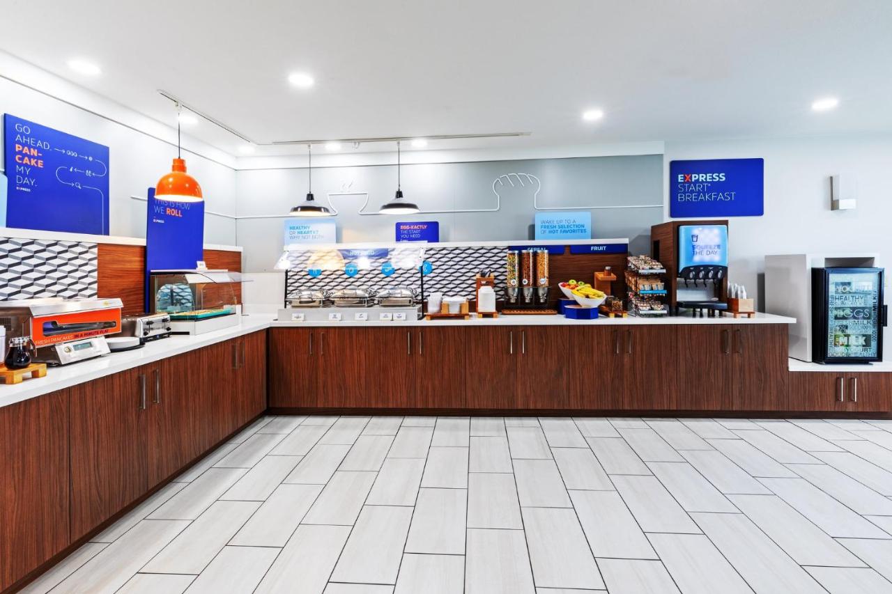 | Holiday Inn Express Harvey-Marrero, an IHG Hotel