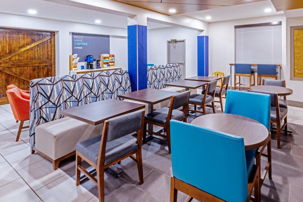 | Holiday Inn Express Harvey-Marrero, an IHG Hotel