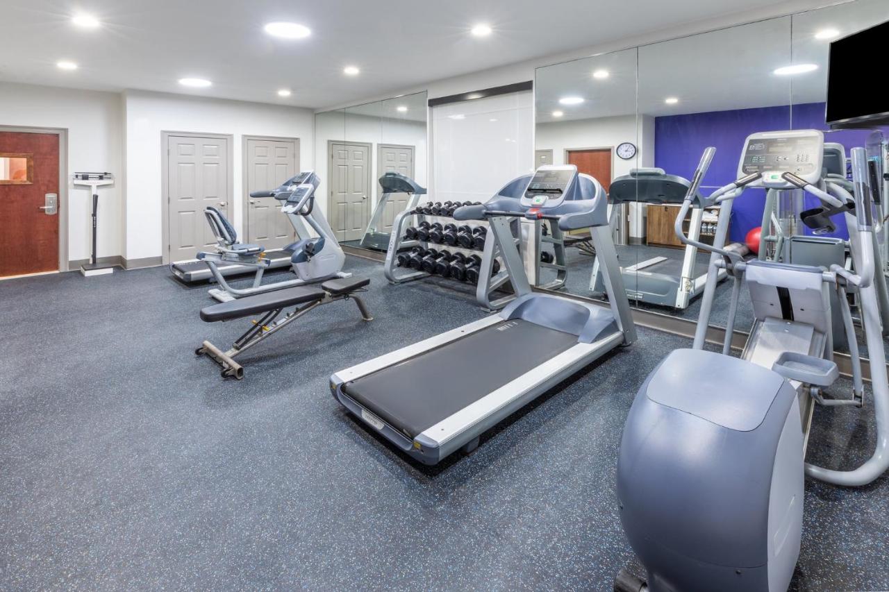 | Holiday Inn Express Harvey-Marrero, an IHG Hotel