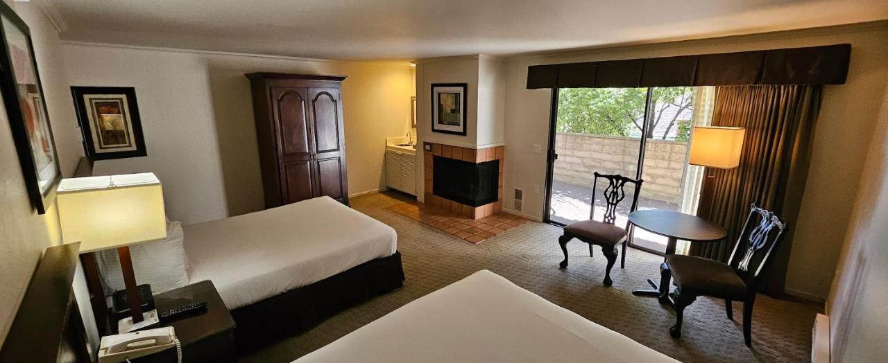 | Adobe Inn