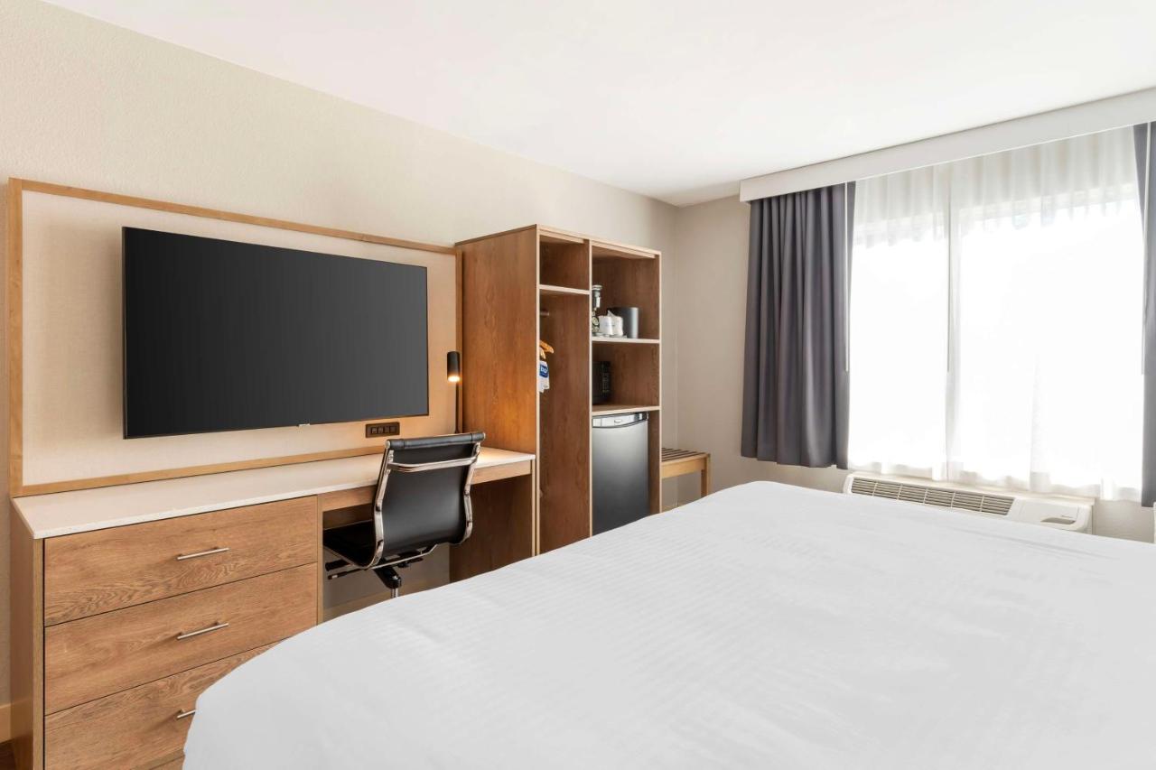 King Room with Interior Access - Non-Smoking at Best Western Plus Rancho Cordova Inn