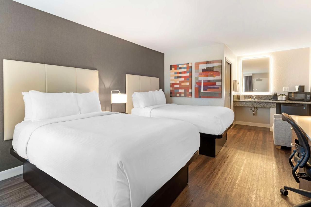 Queen Room with Two Queen Beds - Non-Smoking at Best Western Plus Rancho Cordova Inn