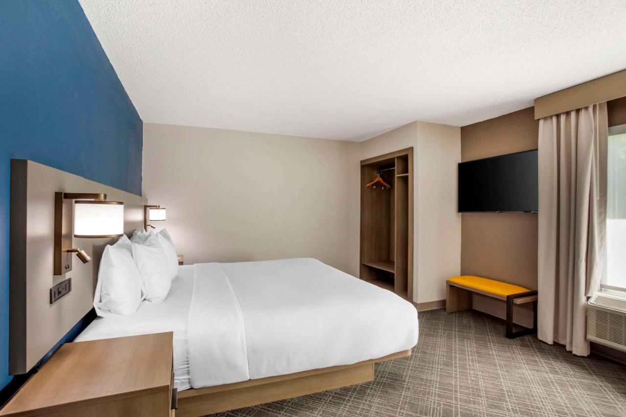 Room #45801911 at Comfort Suites Nashville Airport - BNA