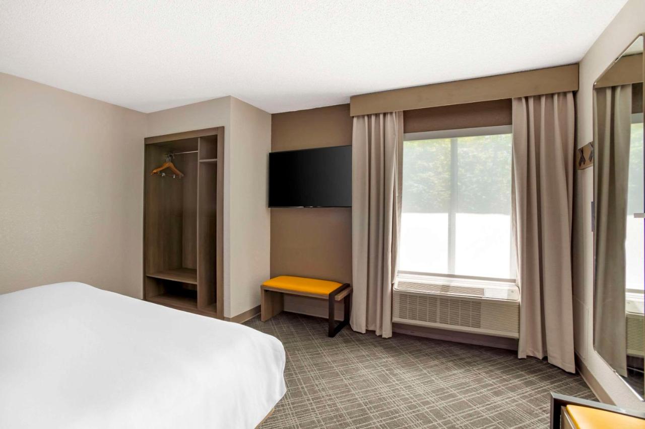 Room #45801911 at Comfort Suites Nashville Airport - BNA